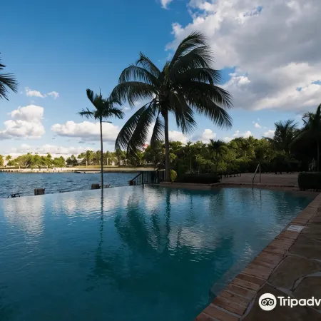 Pelican Bay Hotel