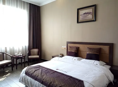 Linjianglou Hotel