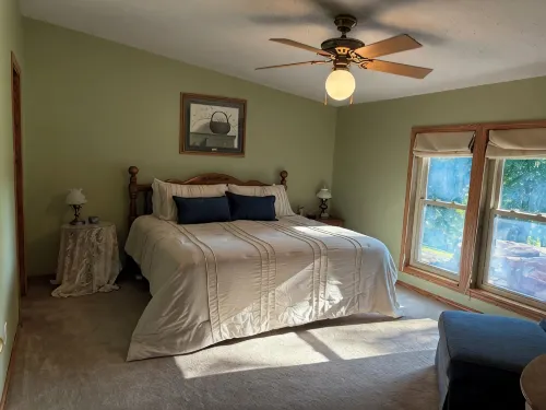 Charming farmhouse with AC in Shawnee National Forest- 3 bedrooms - 3-Star