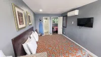 Fireside Inn by the Beach Boardwalk & Bowling - Mountain View