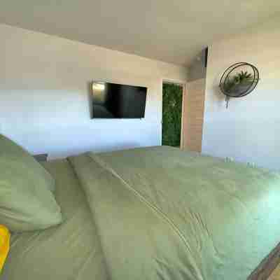 Private Guest Suite w/ Utilities Included Veteran-Hosted Quiet Stay Rooms