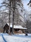 Lovely Log Cabin Retreat: Cozy Fireplace, Beautiful Gardens & Nature - Alphydda