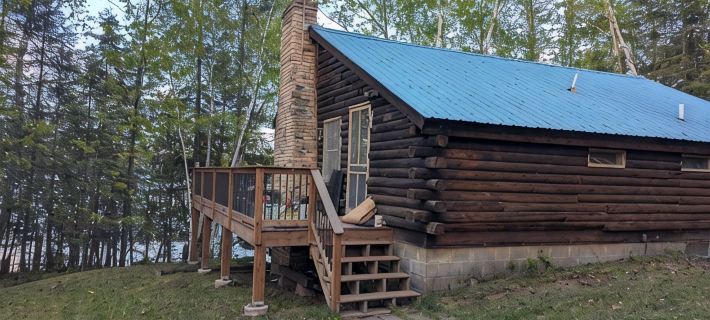 Private, Cozy 4-Bedroom Log Cabin with 374 Feet of Lakeshore on Washburn Lake! Ξενοδοχεία στην πόλη Cass County