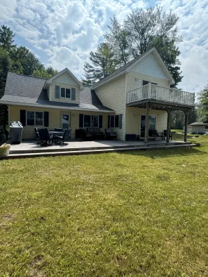 Lakefront Vacation Home - 4 stjerner