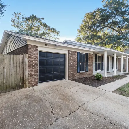 Charming Family Friendly 3-bedroom House in Fabulous Pensacola