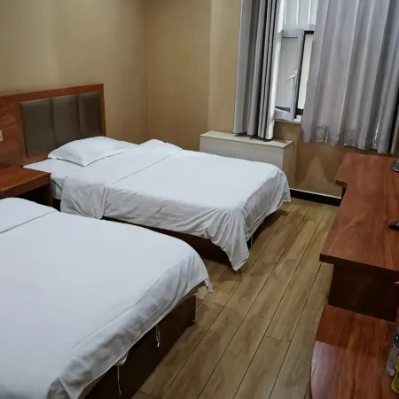 Weixian Baiyun Hotel