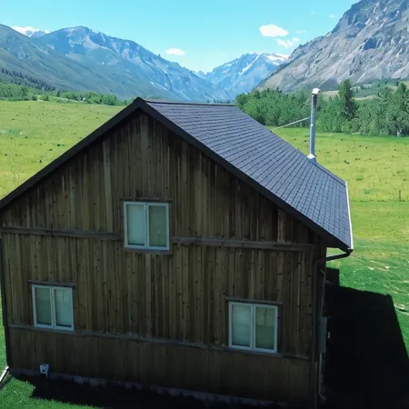 Spectacular Mountain Cabin in the heart of East Rosebud Mountains
