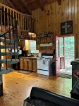 Cozy 2-bedroom cabin in awesome Blairsville with ac and wifi.