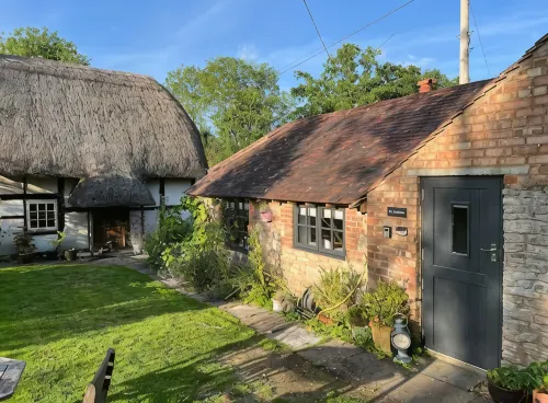 An Original Bakehouse located in the grounds of a 18th century thatched cottage - 3 stelle