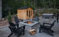 Spacious 7-bedroom cabin in charming Grafton with fitness room, sauna & hot tub