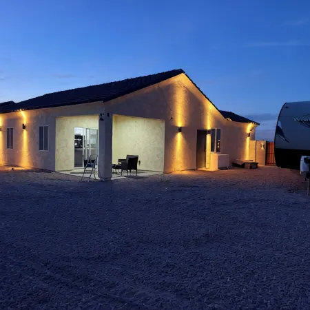 Charming 3-bedroom house with WiFi and AC in lovely Arizona City