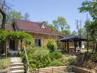 Heartland Hills in Noto 16 Garden House Hotels in Shika