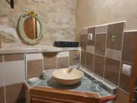 "Carlota "Semi-troglodyte house 200m from all amenities - 2つ星
