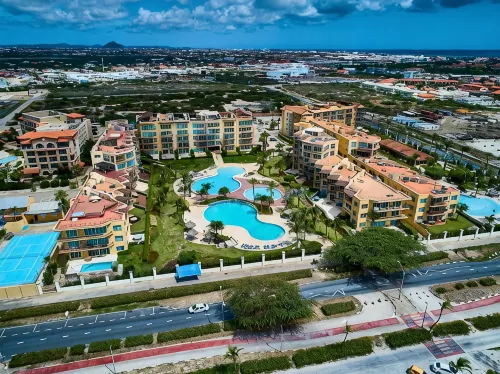 Walk to Eagle Beach – Exclusive 6Br Beachfront Condo with Private Pool & Jacuzzi