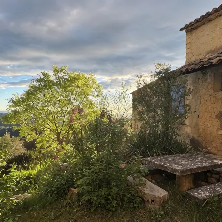 A typical sheepfold between Ventoux and Luberon Отели в г. Рюстрель