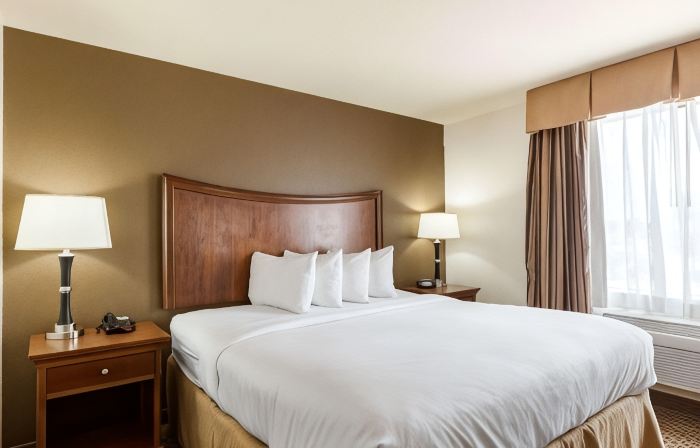 Quality Suites Huntsville Near University