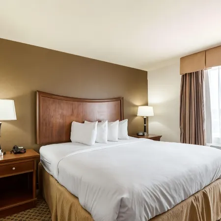 Quality Suites Huntsville Near University