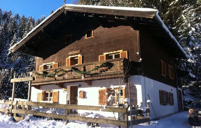 Ellmau: Quaint holiday home, 350 m to the mountain railway in the mountain doctor village