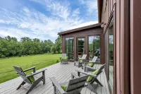 Hillside Haven on expansive grounds, heated pool, firepit, bocce court and more!
