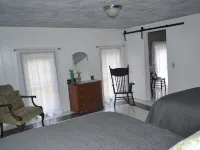 5 Minutes to Peek n Peak, on Site Private Hot Tub, Large Private Yard Hotele w: Mina