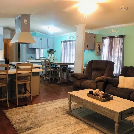 Charming 3-bedroom mobile home with AC, WiFi in Port O'Connor.