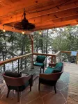 Nice little cabin at the lake. Full House. Hot tub, pet-Friendly! - Homestays