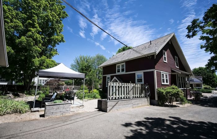 Peaceful House, Calming Gardens + Kitchen + Wi-Fi