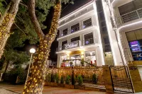 Mari Hotel - parking