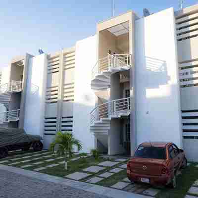 Beautiful remodeled condo near beach ! Hotel Exterior