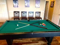 Walkout Basement Apt w/ Waterslide, Hot Tub & More - Homestays