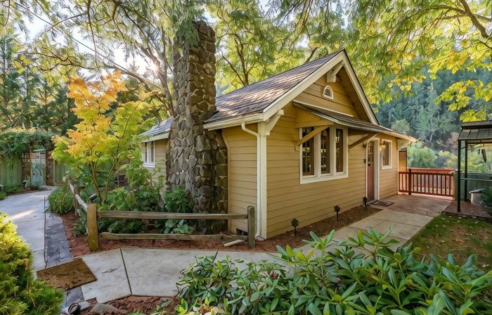 Romantic & private cabin on Rogue River, 1 hr from Crater Lake