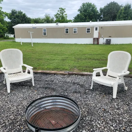 Georgie's Getaway!  Beautiful stay on 6 acres just minutes from the lakeside