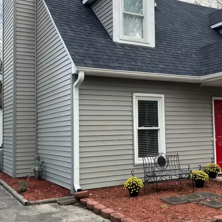 Spacious Charming 3-bedroom house with WiFi and AC in Burlington