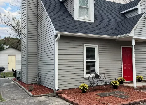 Spacious Charming 3-bedroom house with WiFi and AC in Burlington