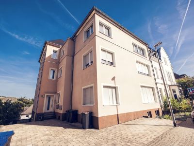 Design apartment centrally located in Andernach with top view, WiFi, kitchen, parking space