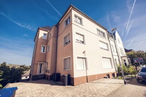 Design apartment centrally located in Andernach with top view, WiFi, kitchen, parking space
