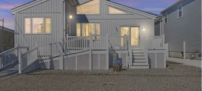 Fully renovated modern beach home in Orltey Beach Hotels in Toms River