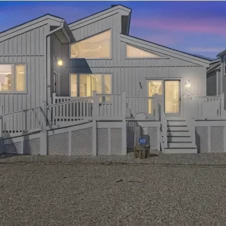Fully renovated modern beach home in Orltey Beach