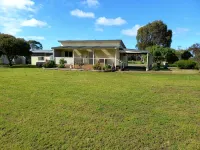 Aggies is a 2 bedroom cottage in a semi rural part of Goolwa. Close to the river