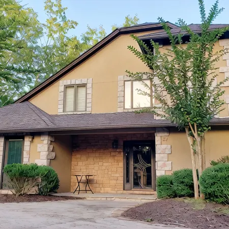 LL's house in the heart of Helen