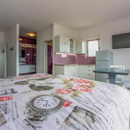 Apartments Djusi