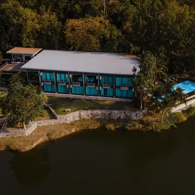 Inlaya Ratchaburi Hotels near Khao Ngu Stone Park