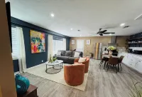 Stylish Cozy 2-bedroom Duplex  in enjoyable Stafford with WiFi, AC, Smart TVs - 3-Star