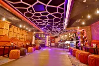 Regenta Central the Crystal Kanpur, - bar