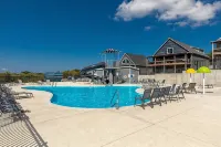Spectacular 7 Bd - Hot Tub!