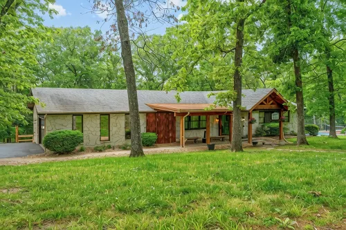 Private Pickleball Court, Sauna, Hot Tub, Heart of Branson, Sleeps 13! - 4-Star