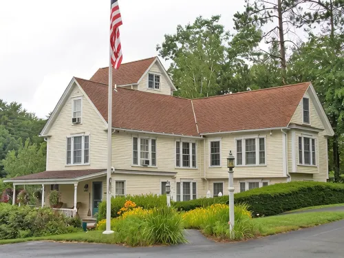 Waterfront Smith Cove Lake House includes dock - Wifi