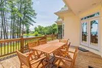 4 bedroom Lake front house 5 mins from liberty with private ramp and dock! - 4-Star