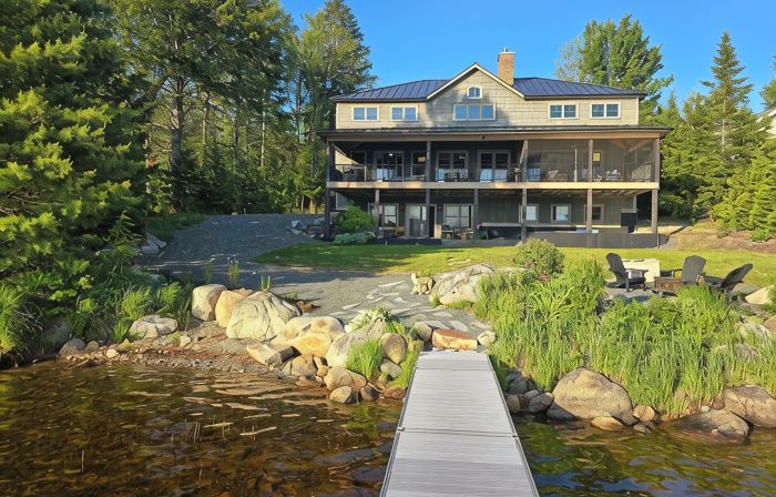 Luxury Lakehouse - Private Dock & Small Beach, Kayaks, and Fire Pit Near Acadia.