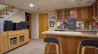 Maison de Blue et Blanc, Exquisite Home Close to Town, Campus, & Beaver Stadium - 부티크